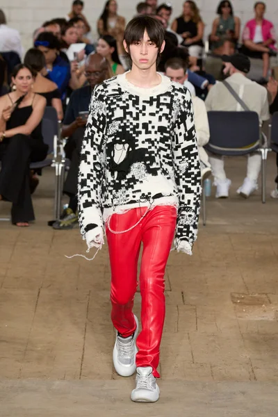 Look 14